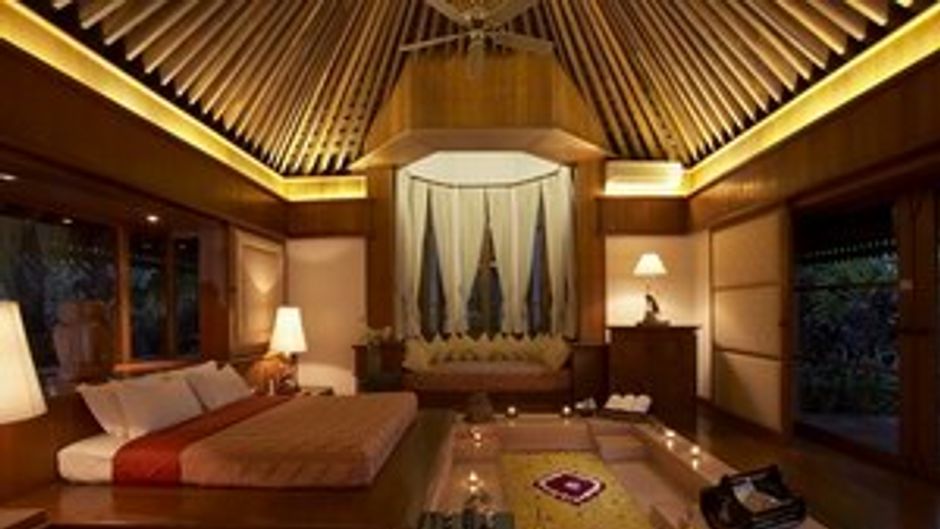 Kandawgyi Palace Hotel Suite