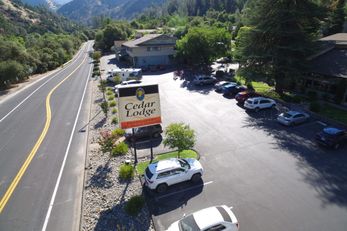 Cedar Lodge