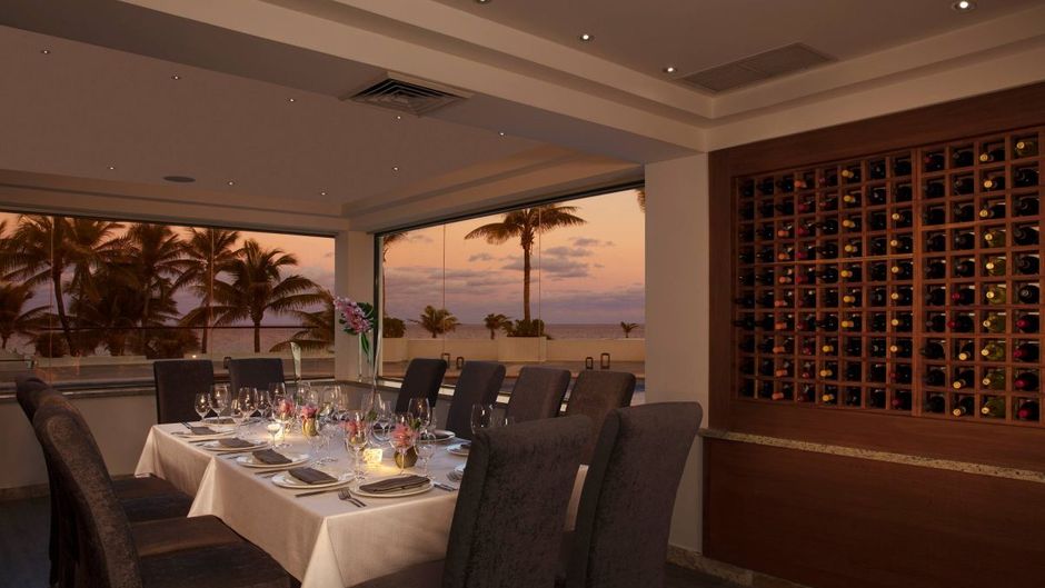 Secrets Resort & Spa Restaurant