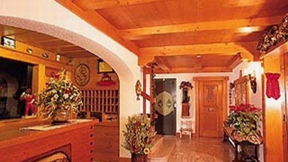 Hotel Chamois D'Or Lobby