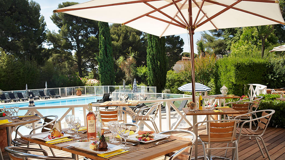 Grand Hotel Des Lecques BW Signature Col Pool