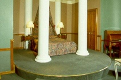 Russell Court Hotel