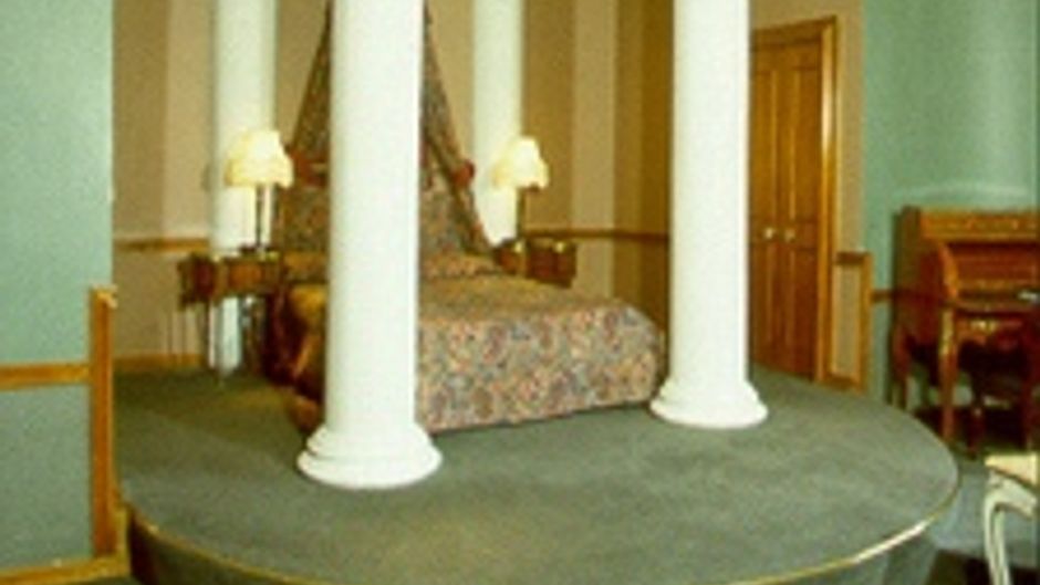Russell Court Hotel Suite
