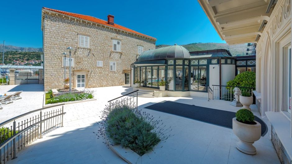 Hotel Lapad Exterior