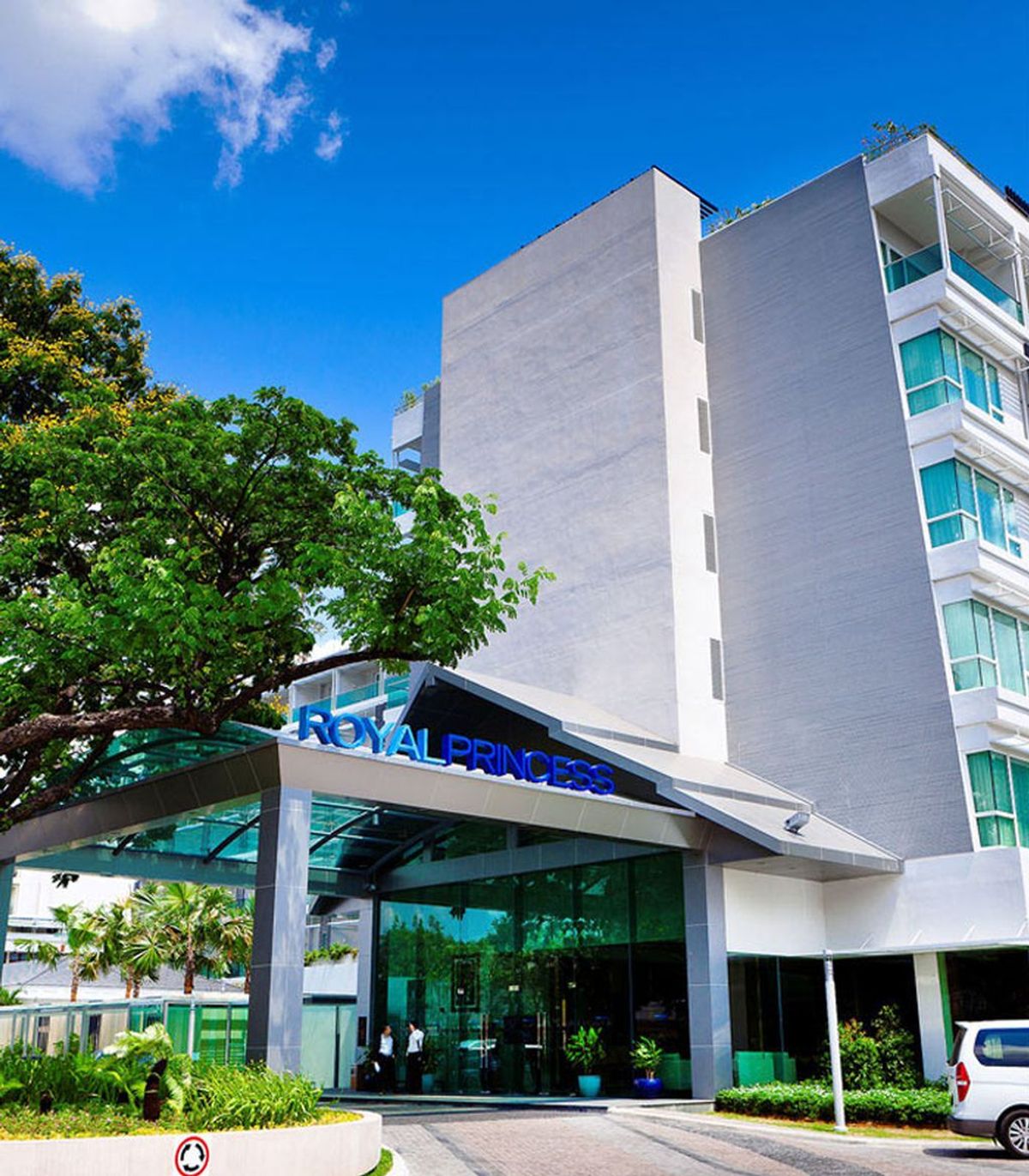 royal princess larn luang hotel