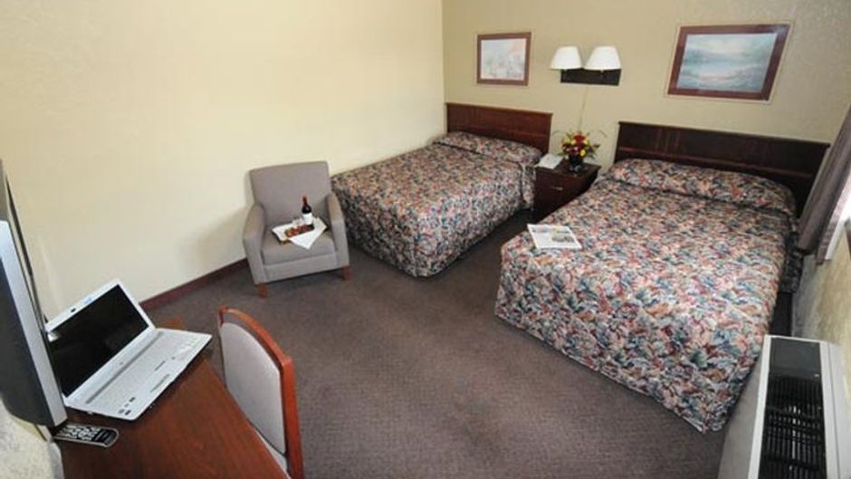 The Russell Inn Room