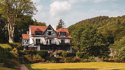 Craig-y-Dderwen Riverside Hotel
