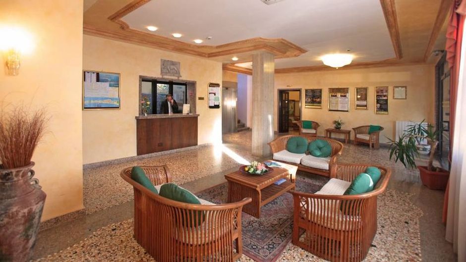 Venezia 2000 Hotel & Residence Lobby