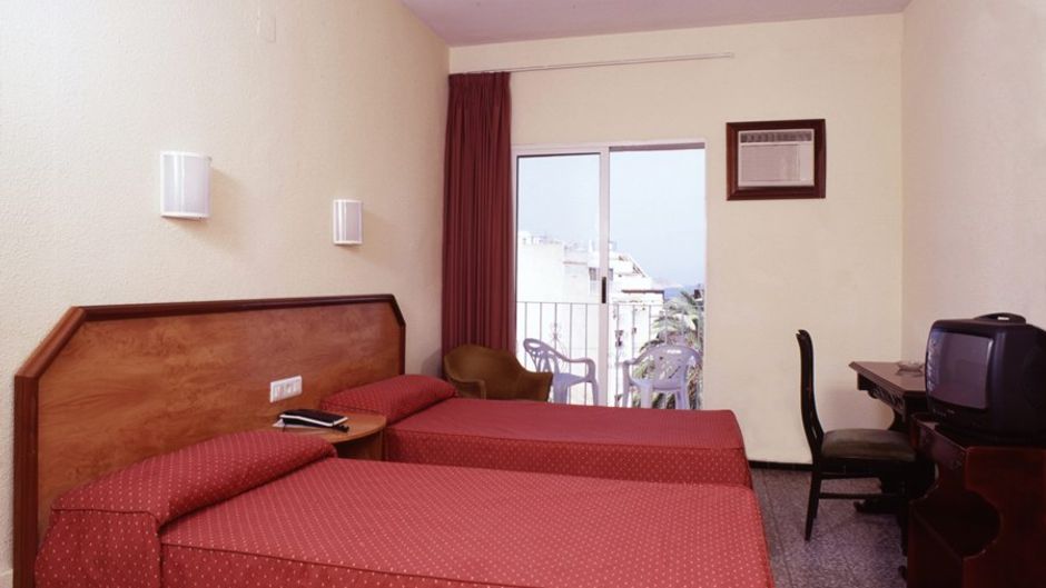 Alameda Hotel Room