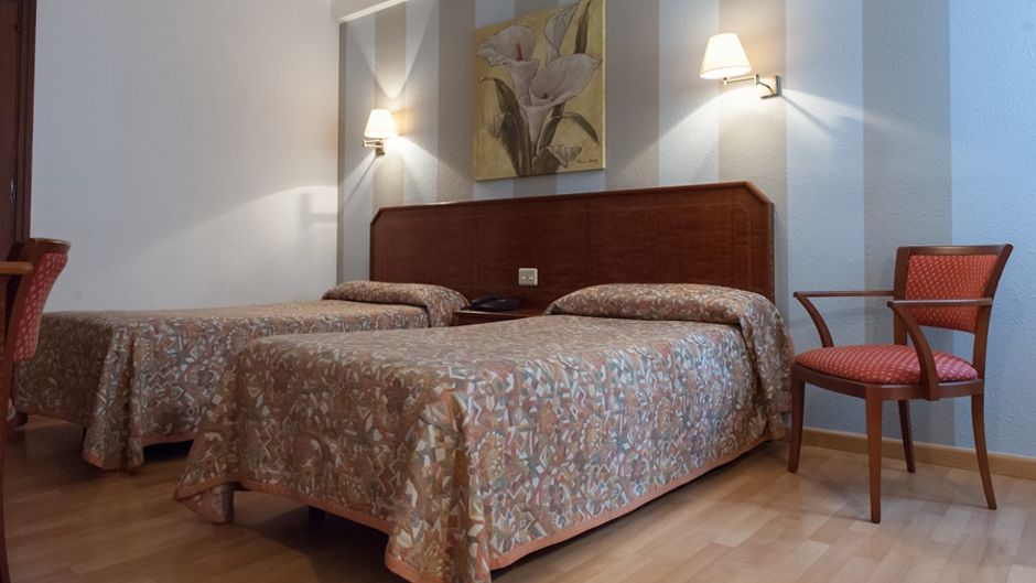 Hotel Unzaga Plaza Room