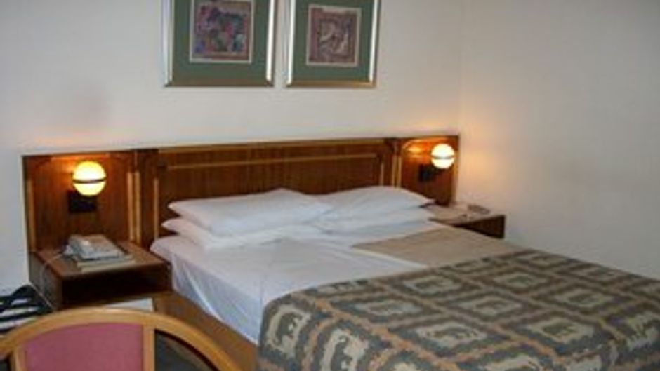 Cresta Botsalo Hotel Room