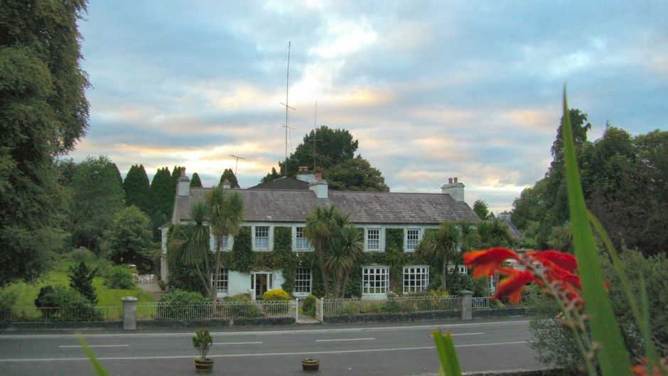 Sweeney's Oughterard House Exterior