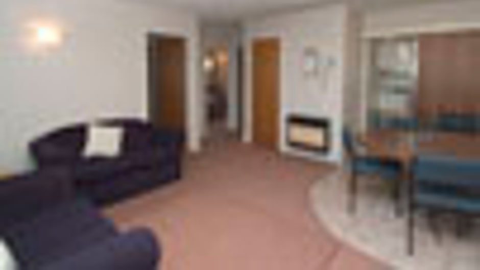 Boundary Court Motor Inn Room