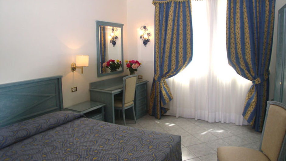 Moderno Hotel Room