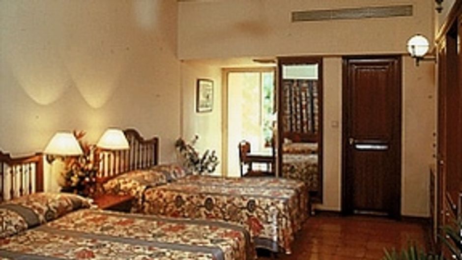 Majorda Beach Resort Room