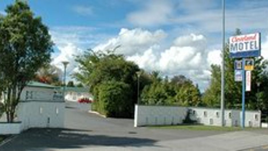 The Cleveland Thermal Resort Exterior