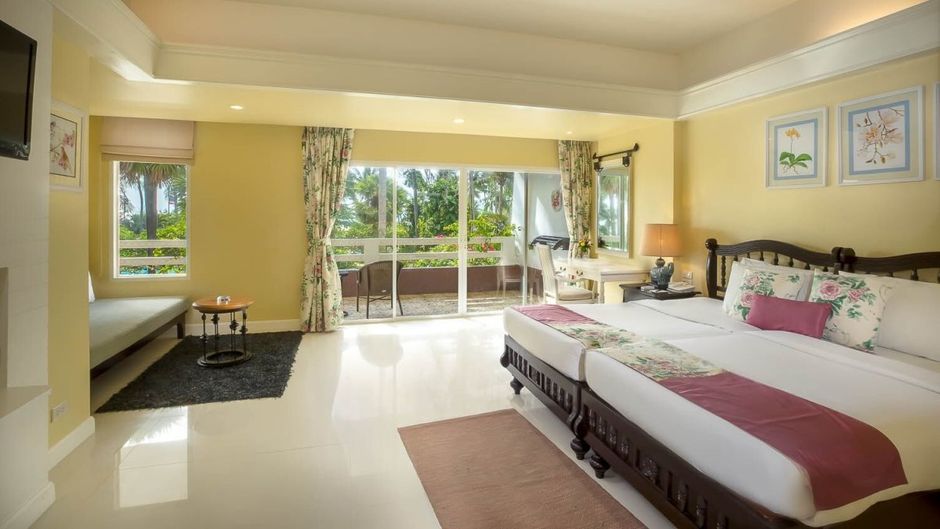 Thavorn Palm Beach Resort Suite