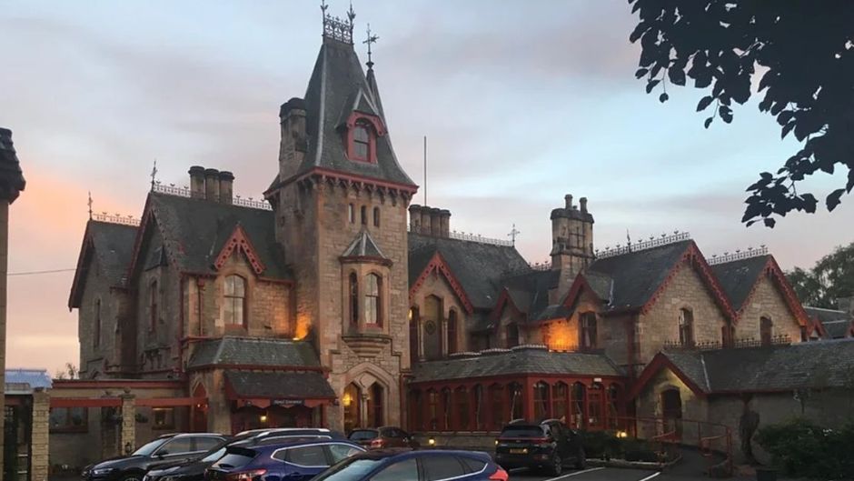 Dundarach Hotel Exterior