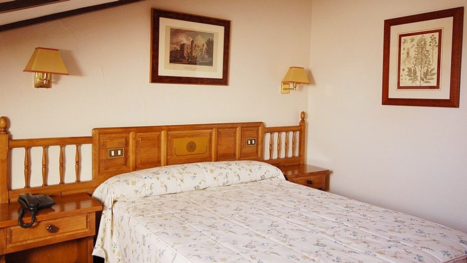 Maria Cristina Hotel Room