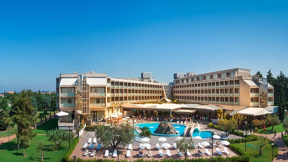 Hotel Maestral Exterior