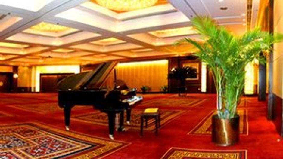 Jin Jiang Tower Hotel Banquet
