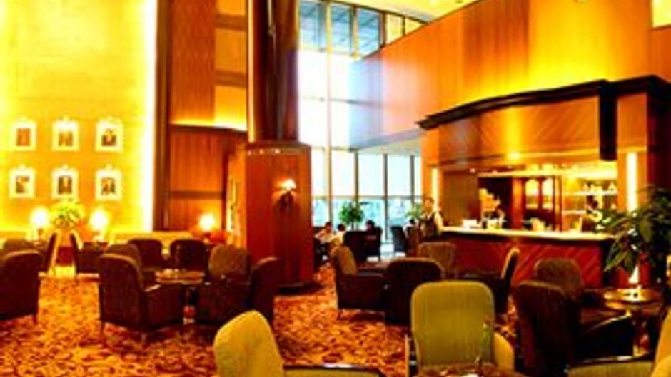 Jin Jiang Tower Hotel Lobby