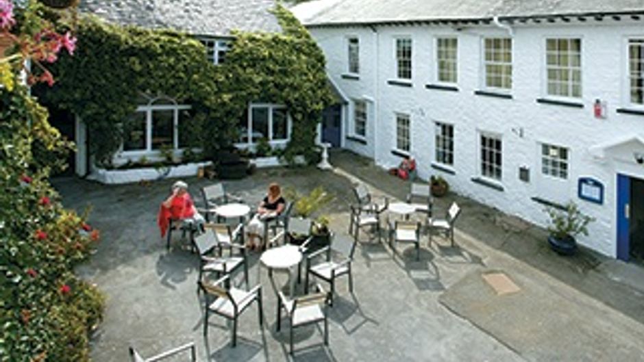 The Feathers Royal Hotel Exterior