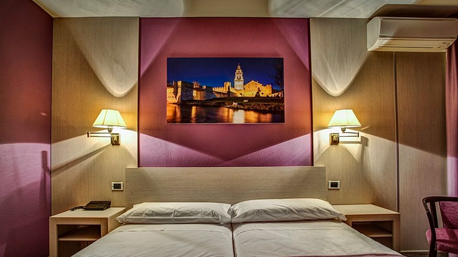 Hotel Rio Ucero Room