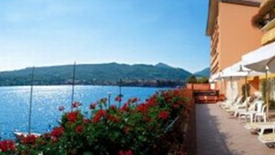 Duomo Hotel Exterior