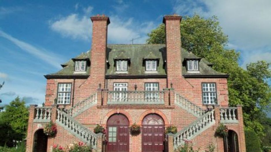 Llansantffraed Court Exterior