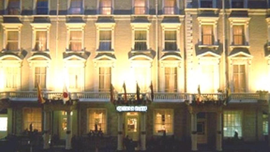 The Queens Park Hotel Exterior