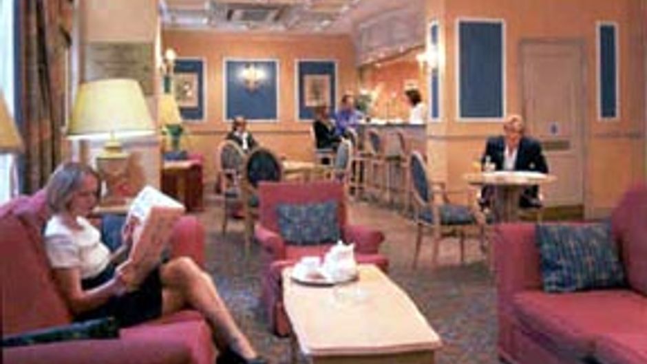 The Queens Park Hotel Lobby