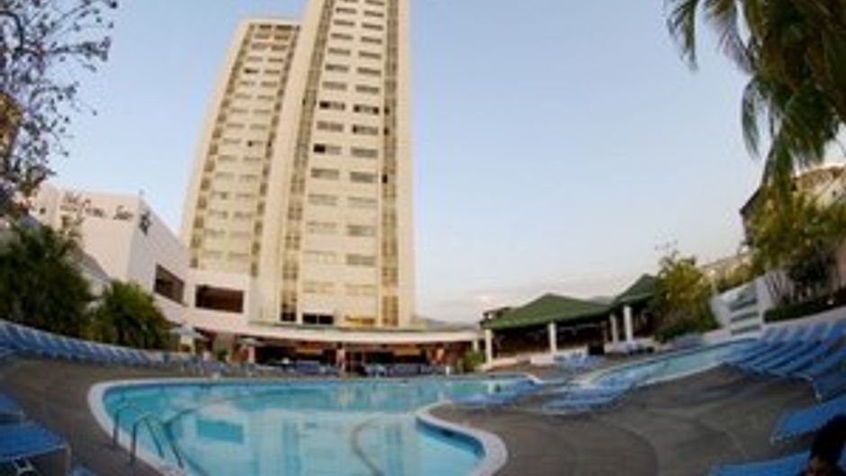 Hotel Cristina Suites Exterior
