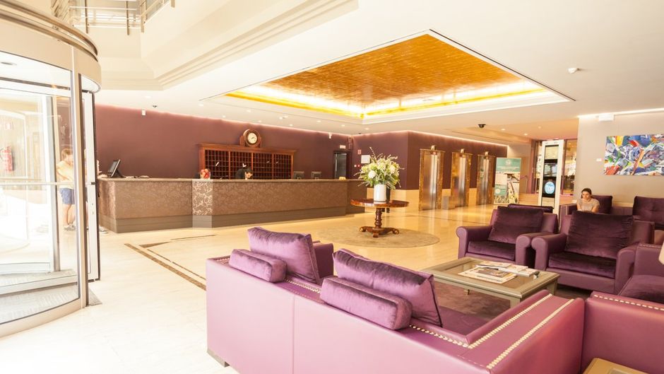 Gallery Hotel Lobby