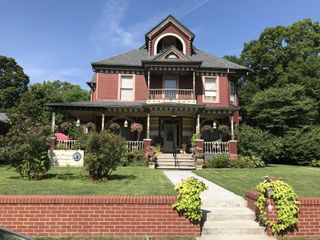 Grand Ave Bed & Breakfast