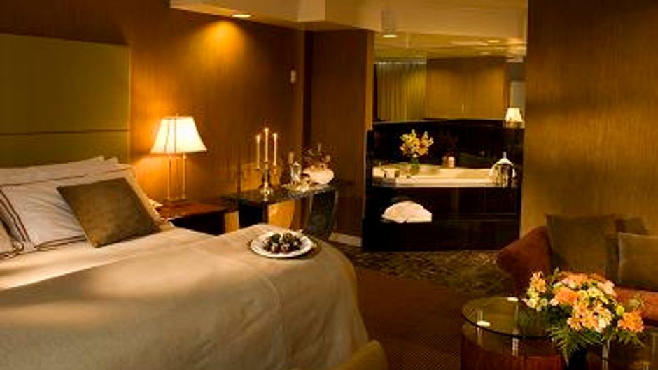 Executive Hotel Burnaby Suite
