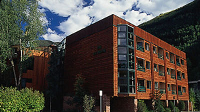 The Ice House Lodge & Condominiums