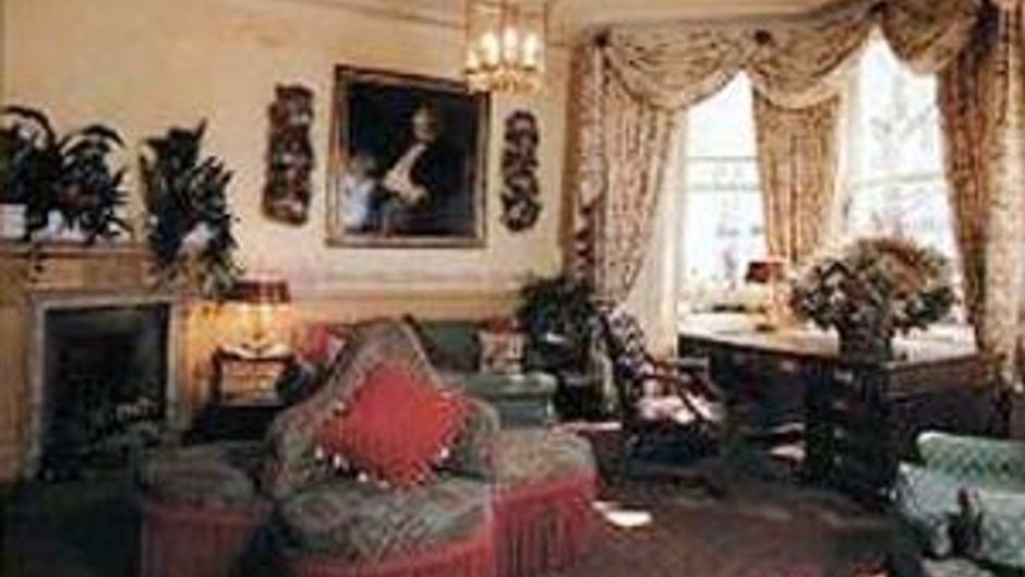 Claverley Court Apartments Lobby