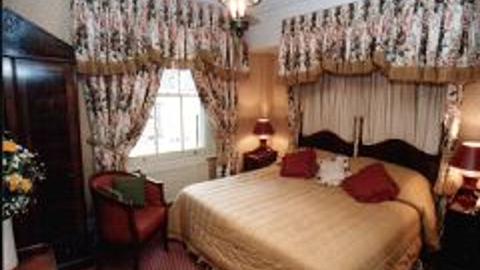 Claverley Court Apartments Room