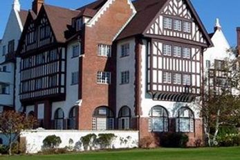 Montauk Manor