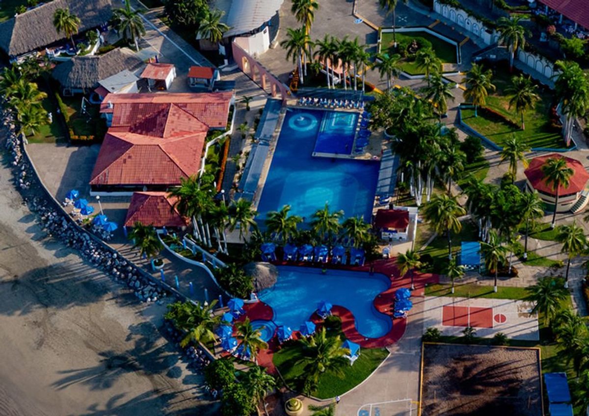 Qualton Club Ixtapa- Tourist Class Ixtapa, Guerrero, Mexico Hotels- GDS  Reservation Codes: Travel Weekly