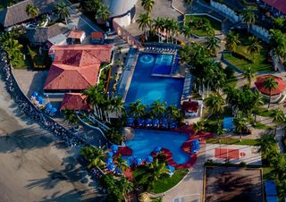 Qualton Club Ixtapa