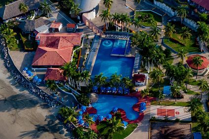Qualton Club Ixtapa