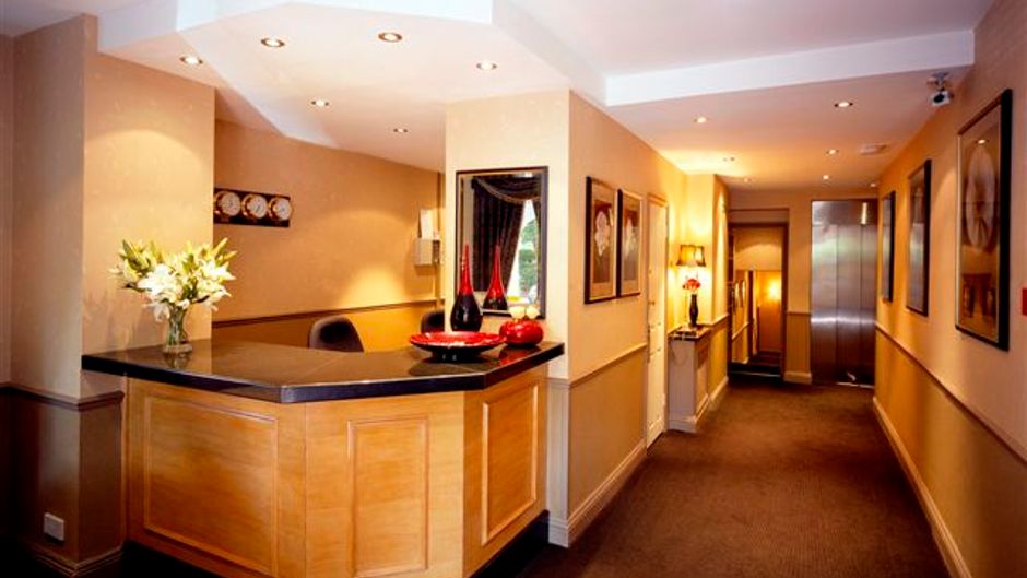 Collingham Serviced Apartments Lobby