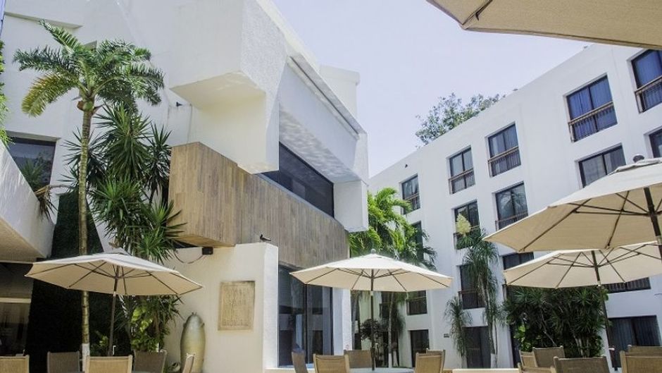 Capital Plaza Hotel Exterior