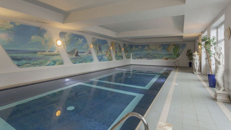 Randles Court Hotel Pool