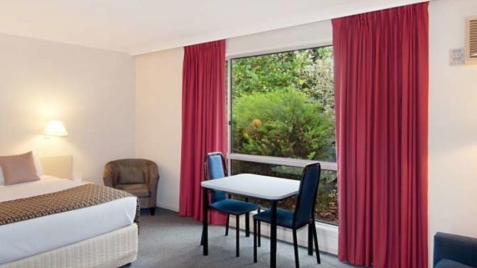 Hotel Ringwood Lake Room