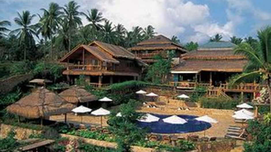Coral Bay Resort Exterior