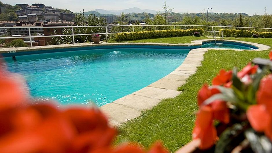Avenida Hotel Pool