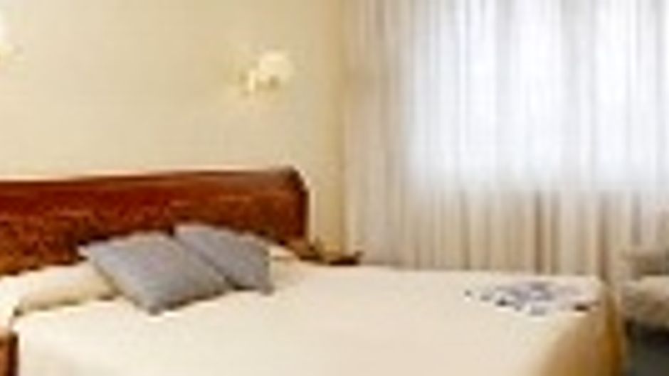 Hotel Gelmirez Room